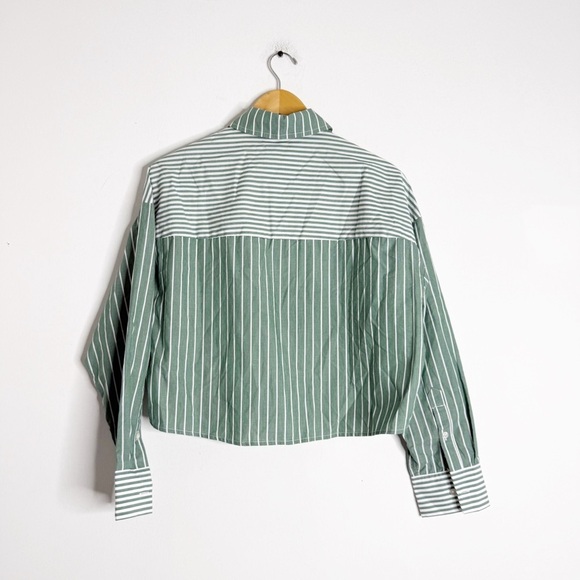 Abercrombie & Fitch Soft A&F Collection Cropped Striped Button-Up Shirt Size XS - Picture 2 of 6